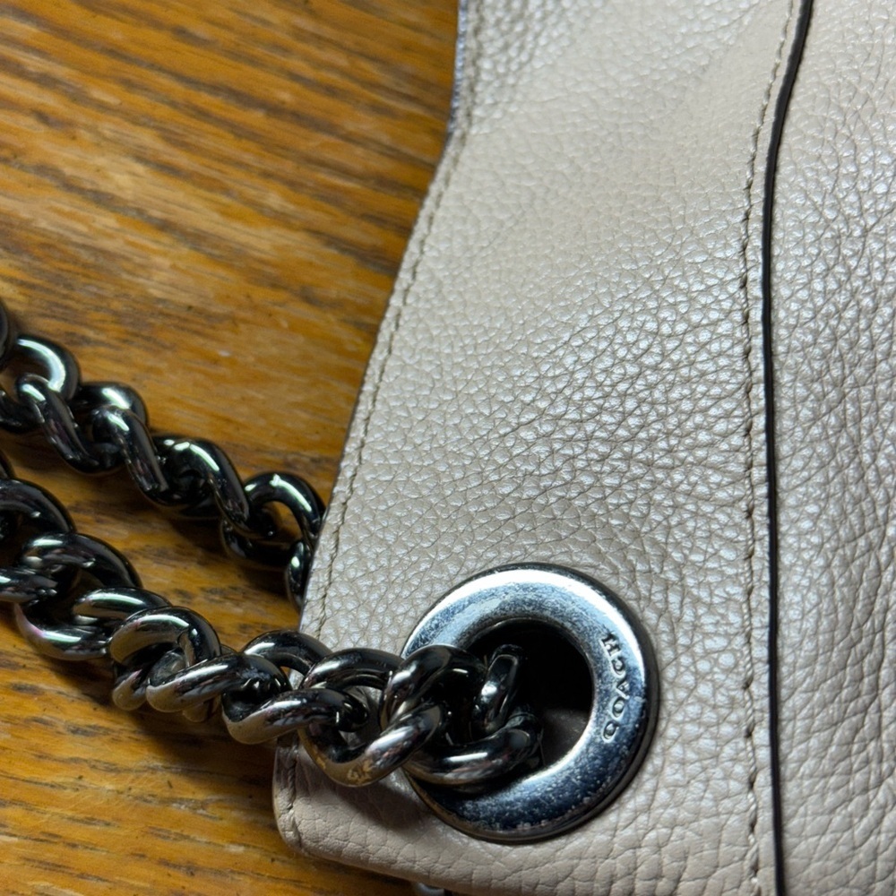 Coach Edie Turn-lock Edie with 3 Compartment Shoulder Purse Authenticated - Picture 7 of 10
